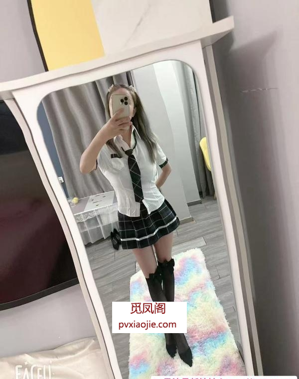 出击大长腿嫩妹