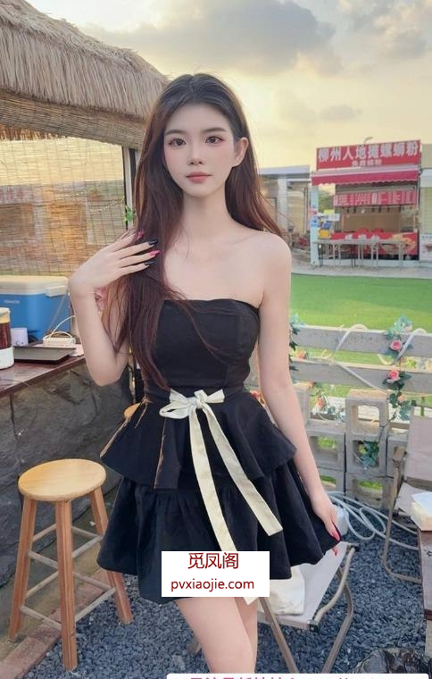 长腿肤白颜值嫩妹