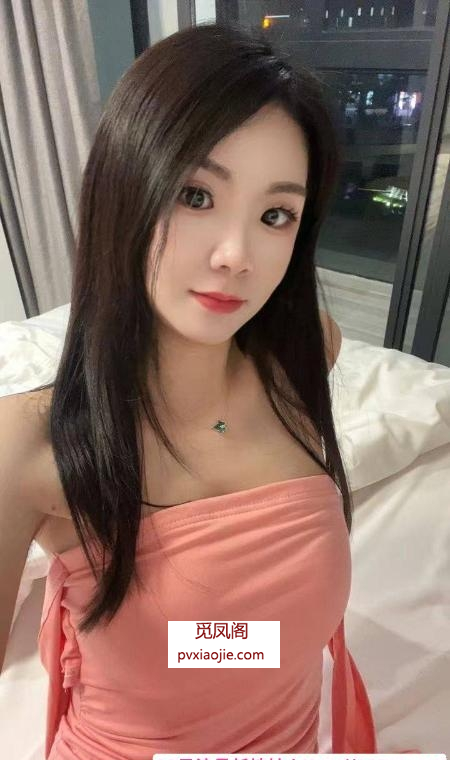 性感肤白大长腿御姐