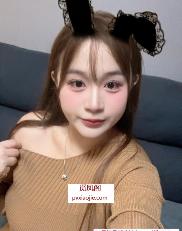 胸大屁股翘的豆豆